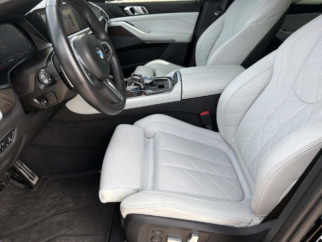 Used 2023 BMW X5 xDrive40i w/ M Sport Package AWD/4WD image 16