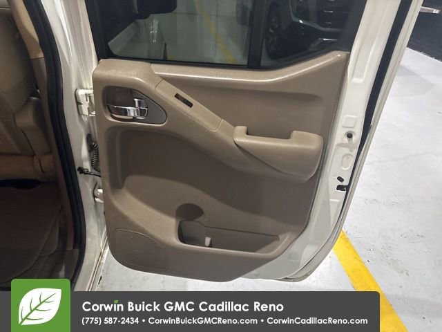 Used 2012 Nissan Frontier SV w/ SV Premium Utility Pkg image 27