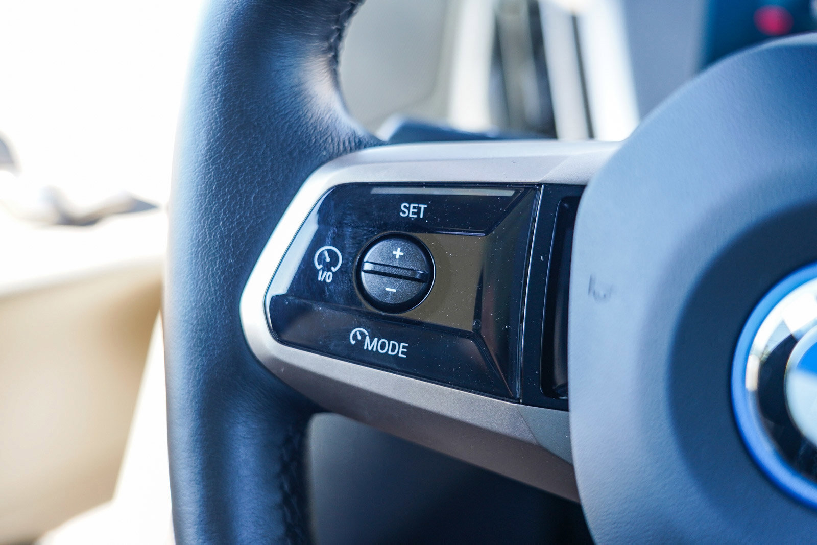 Used 2025 BMW iX xDrive50 image 44