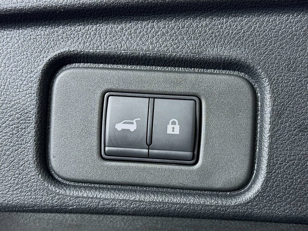 Certified 2025 Nissan Pathfinder SV AWD/4WD image 30