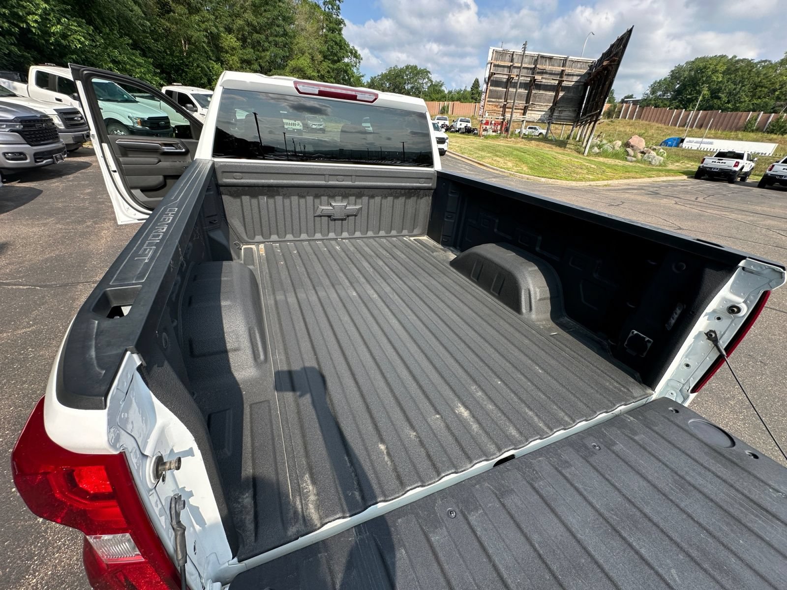 Used 2023 Chevrolet Silverado 1500 RST AWD/4WD image 39