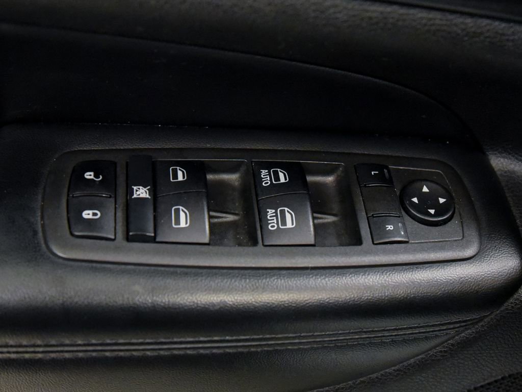 Used 2022 Jeep Grand Cherokee Laredo X AWD/4WD image 16