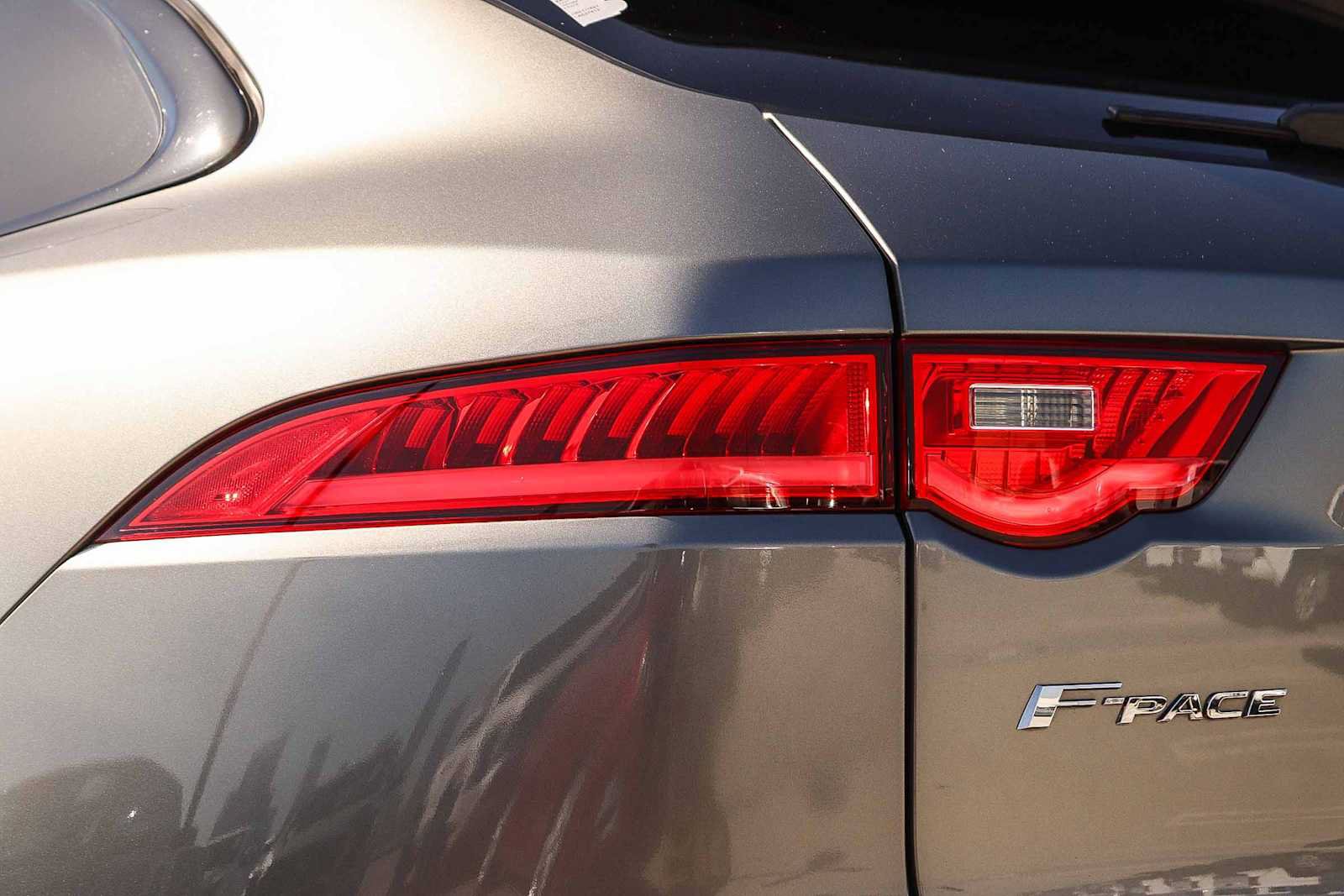 Used 2020 Jaguar F-PACE Premium AWD/4WD image 12