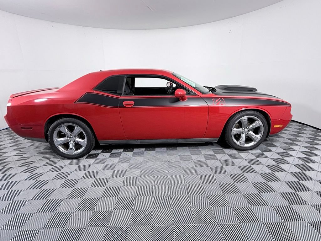 Used 2014 Dodge Challenger R/T RWD image 23