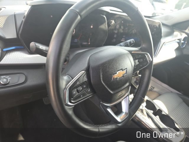 Used 2025 Chevrolet Trax LT w/ Driver Confidence Package FWD image 11