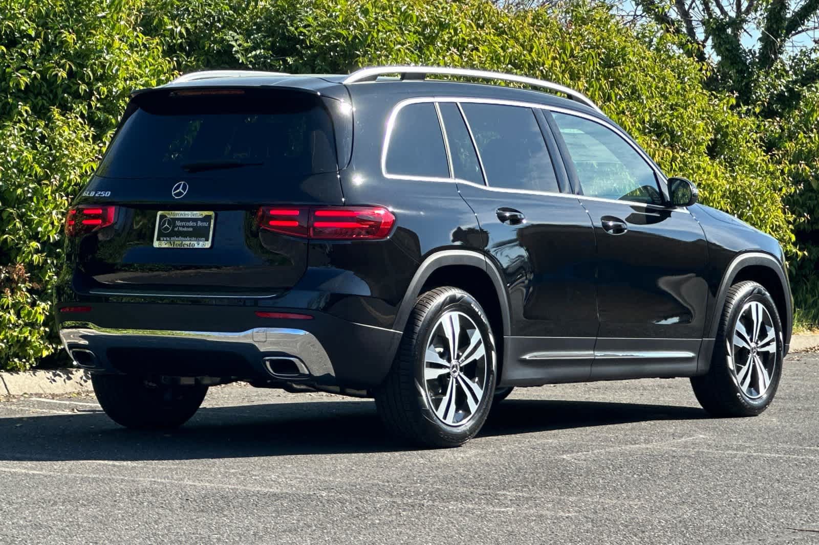 Certified 2026 Mercedes-Benz GLB 250 image 3