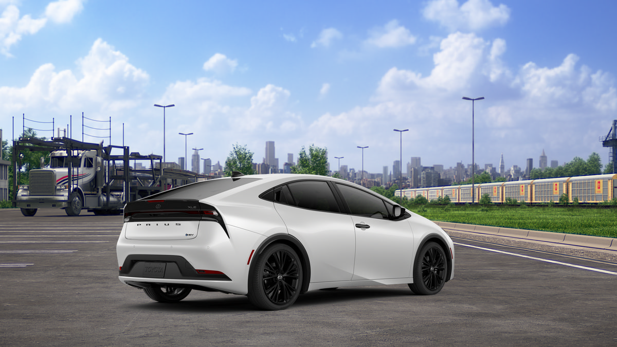 New 2026 Toyota Prius FWD image 10