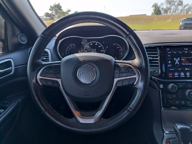Used 2020 Jeep Grand Cherokee Altitude AWD/4WD image 14