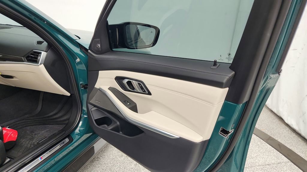 Used 2023 BMW M3 Competition w/ M Carbon Exterior Package image 43