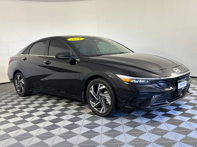 Used 2024 Hyundai Elantra SEL w/ Convenience Package FWD image 4
