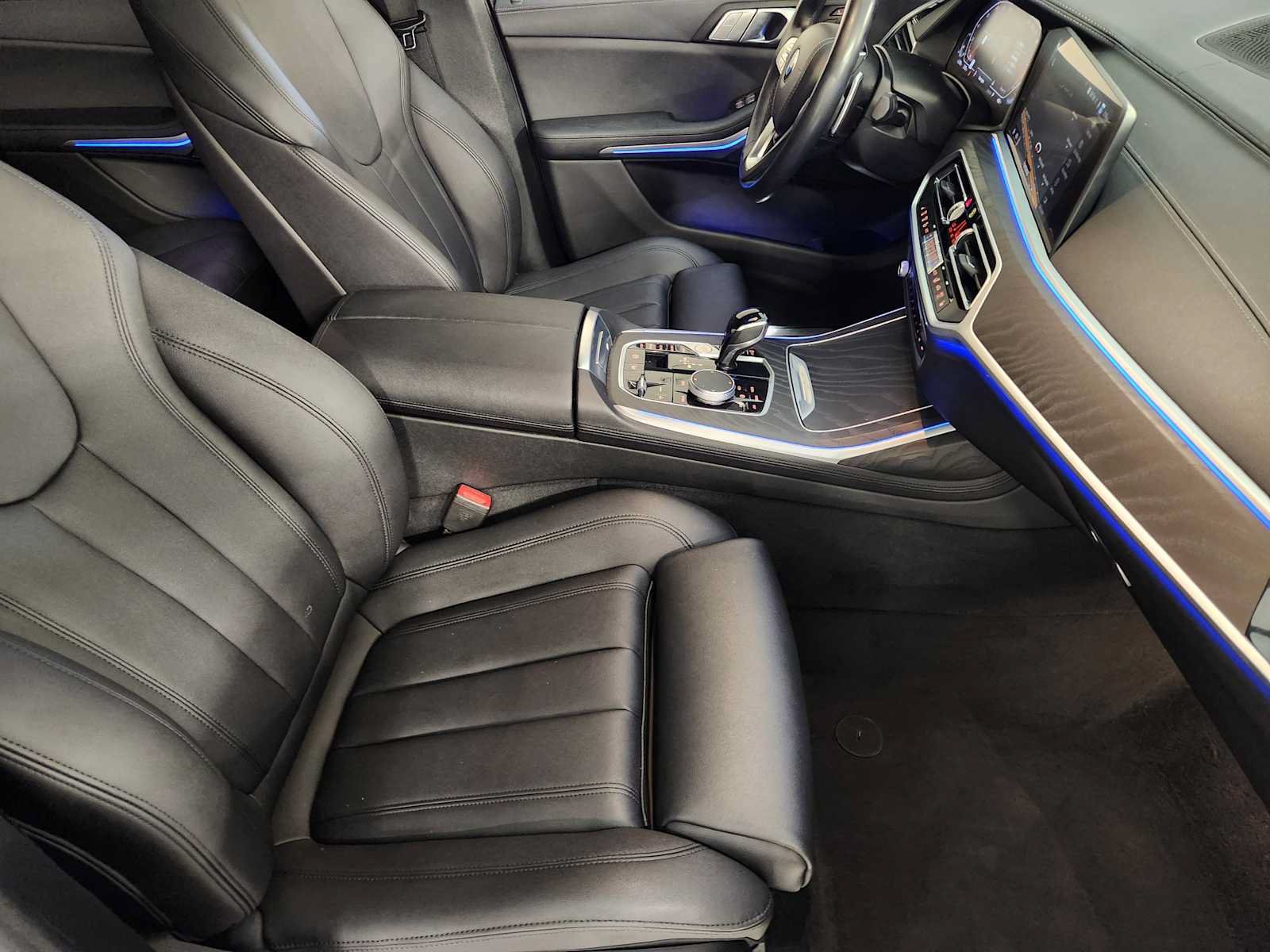 Used 2022 BMW X7 xDrive40i w/ Premium Package AWD/4WD image 3