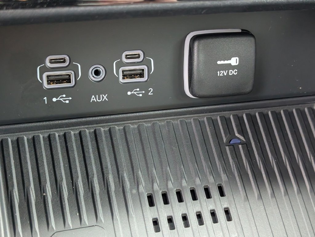 New 2026 Jeep Grand Cherokee Altitude RWD image 19