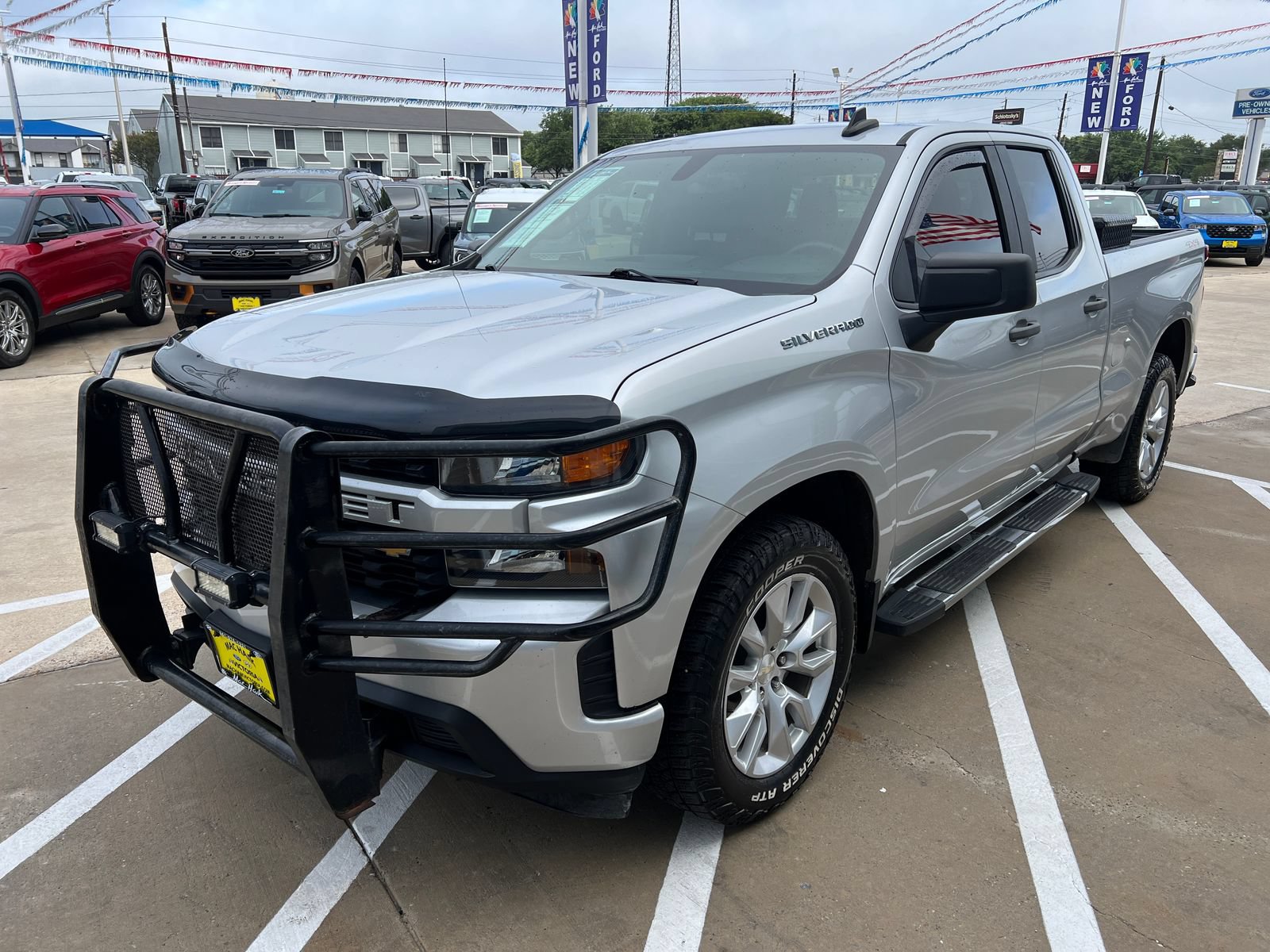 Used 2019 Chevrolet Silverado 1500 Custom w/ Custom Convenience Package AWD/4WD image 7