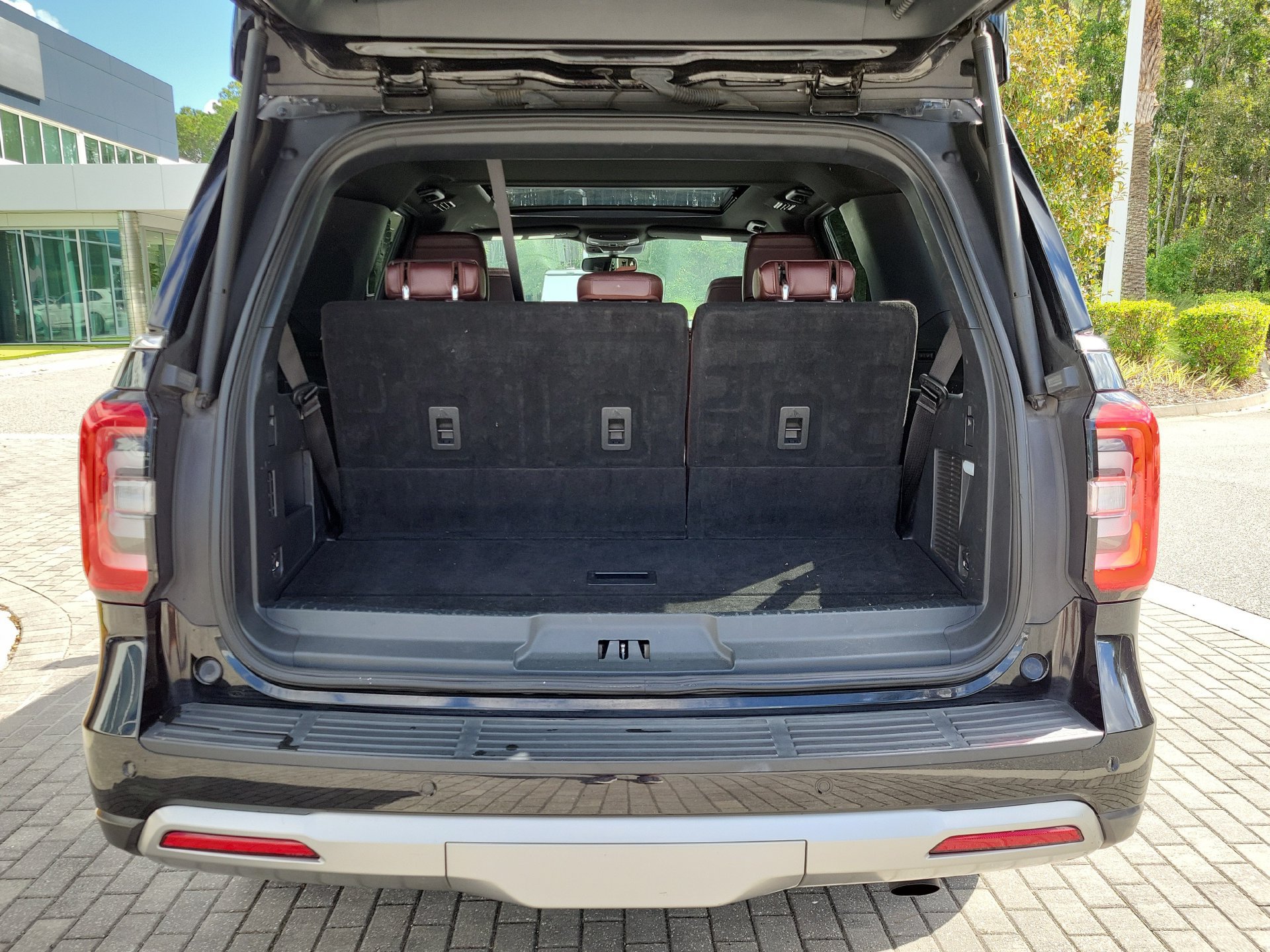Used 2024 Ford Expedition Limited RWD image 12