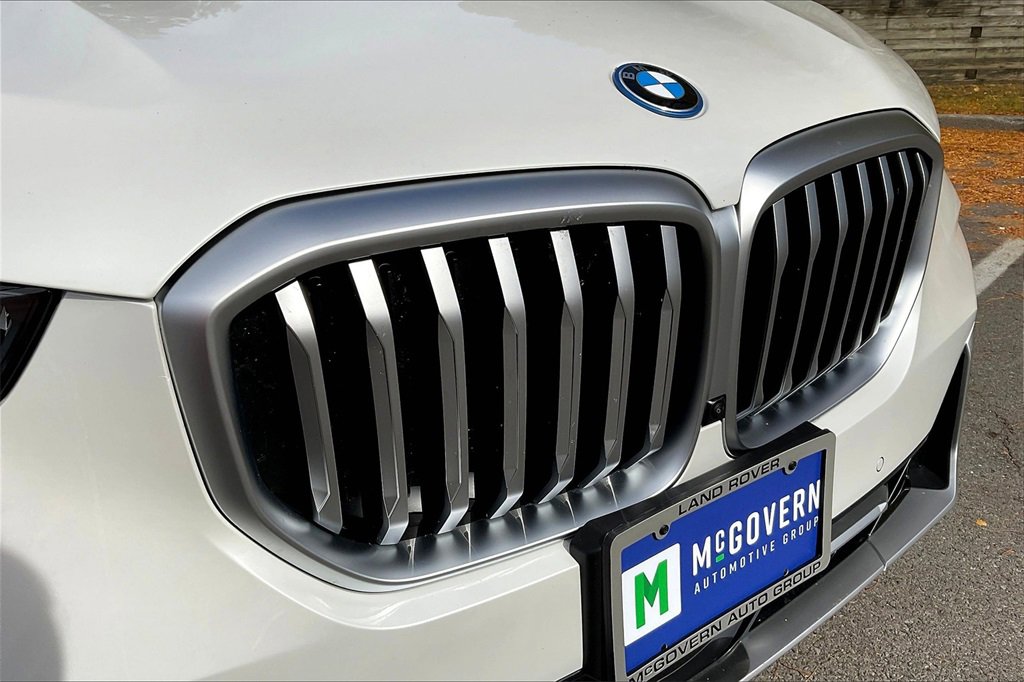 Used 2026 BMW X5 xDrive50e w/ Climate Comfort Package image 27