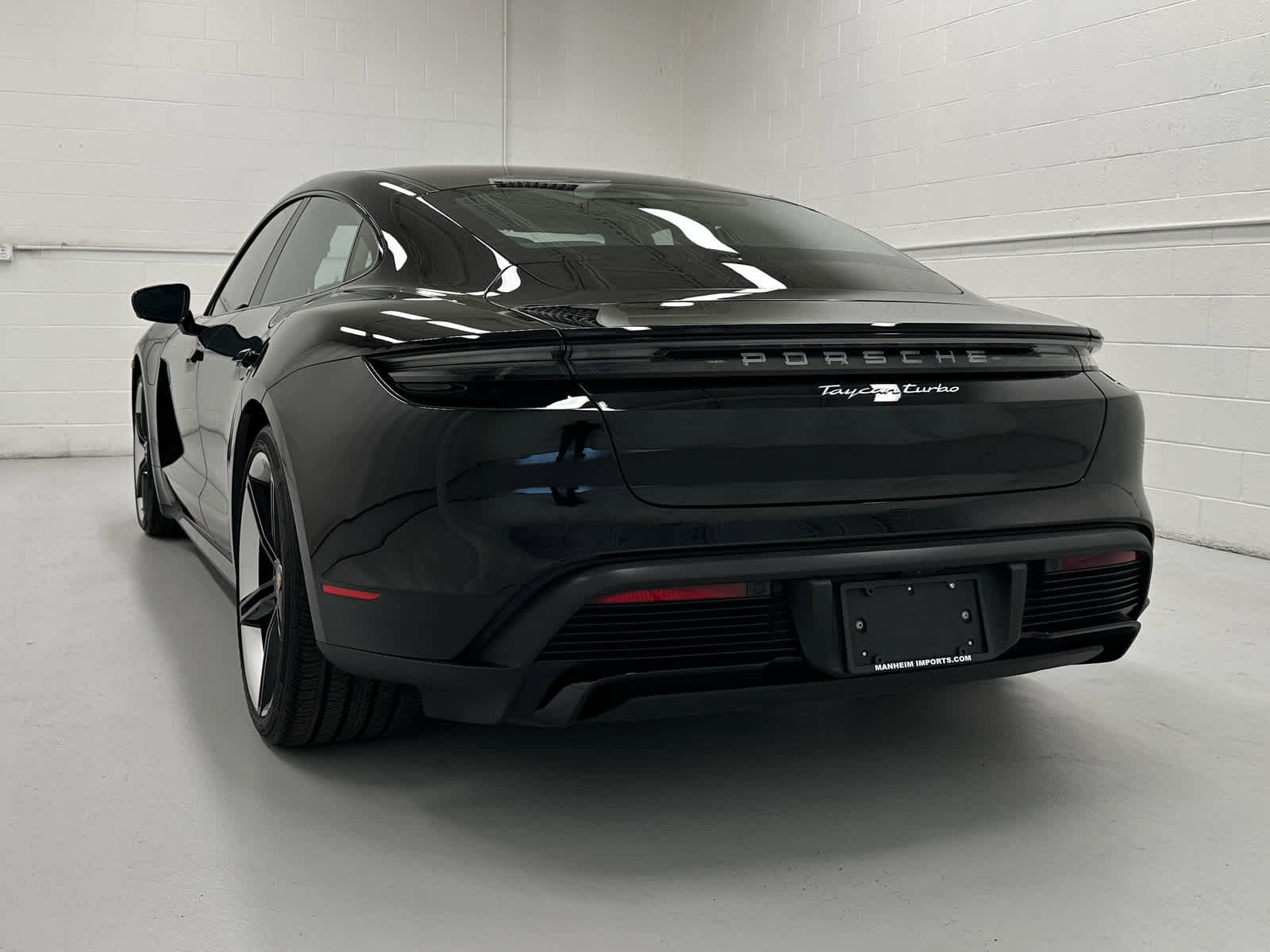 Used 2021 Porsche Taycan Turbo image 8