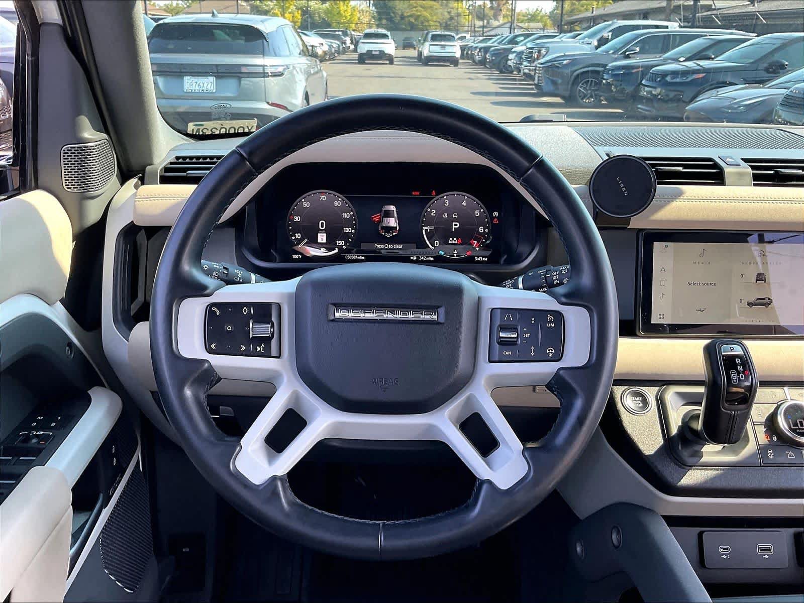 Used 2023 Land Rover Defender 110 X-Dynamic SE AWD/4WD image 7