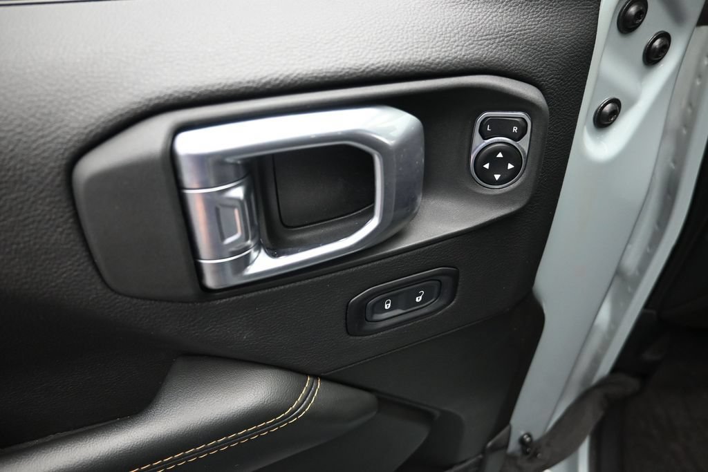 Used 2024 Jeep Wrangler Unlimited Sahara w/ Safety Group AWD/4WD image 10