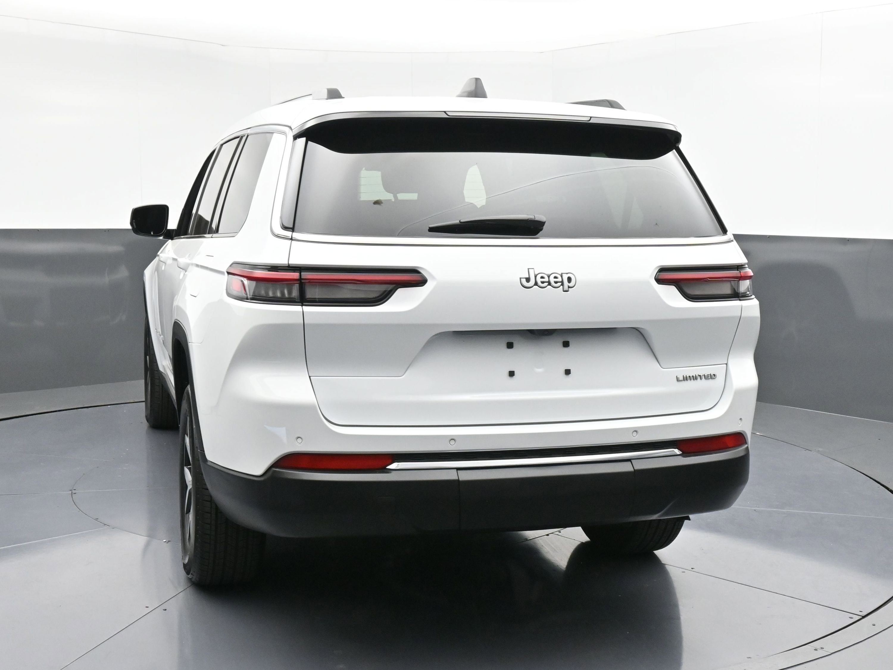 Used 2025 Jeep Grand Cherokee L Limited image 7