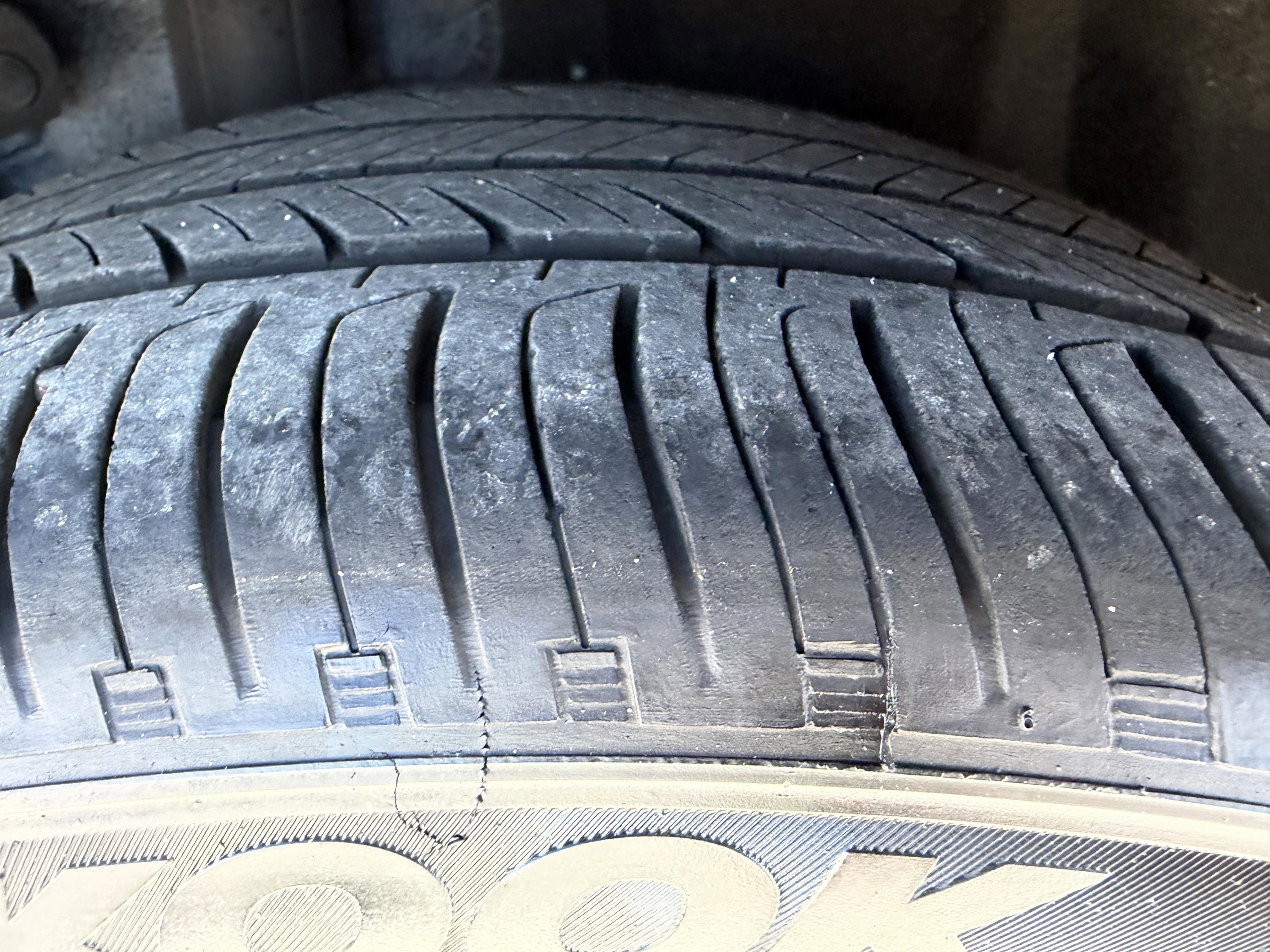 Used 2025 Toyota Camry SE w/ Convenience Package image 35