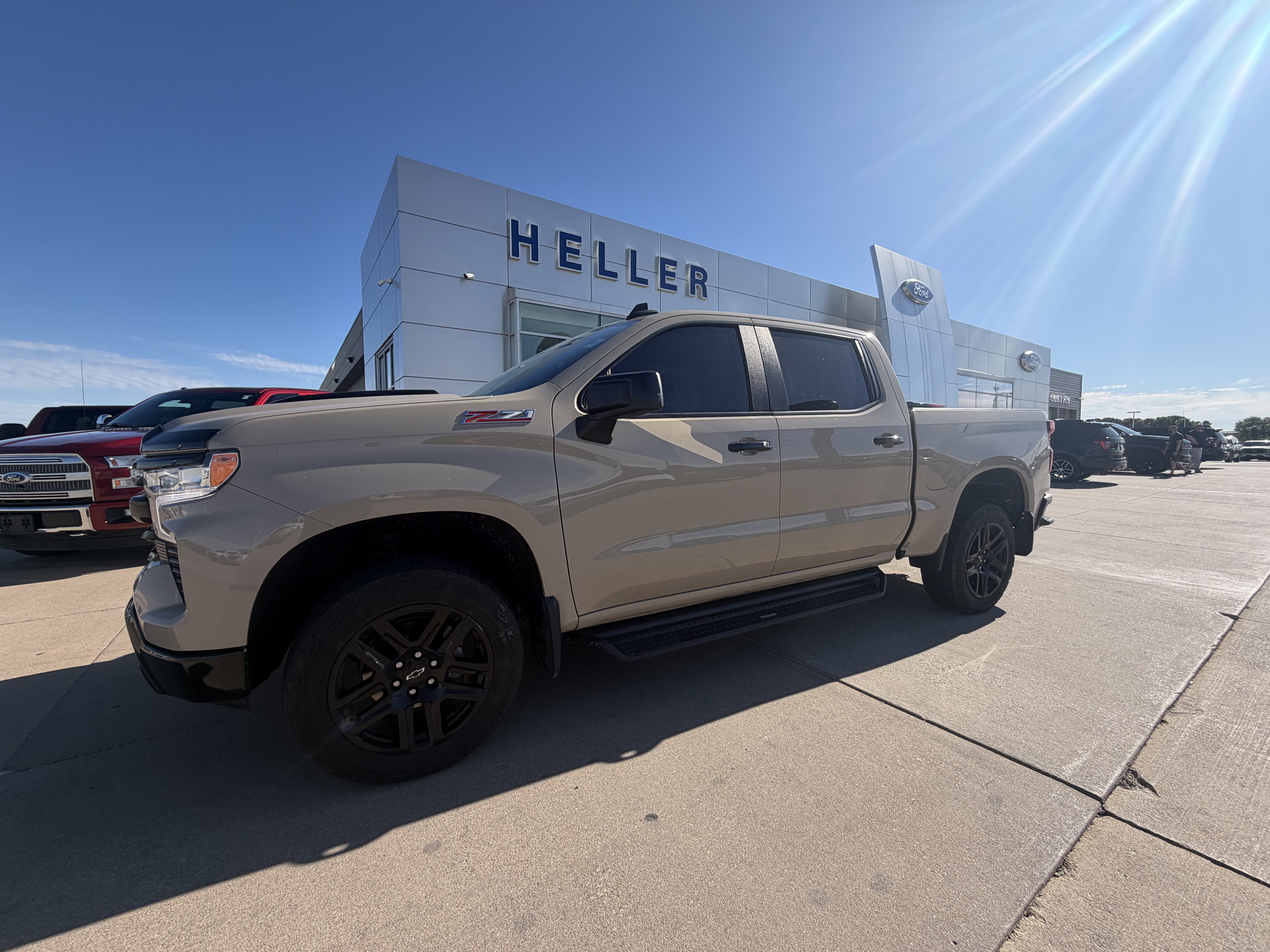 Used 2022 Chevrolet Silverado 1500 LT Trail Boss w/ Convenience Package II AWD/4WD image 3