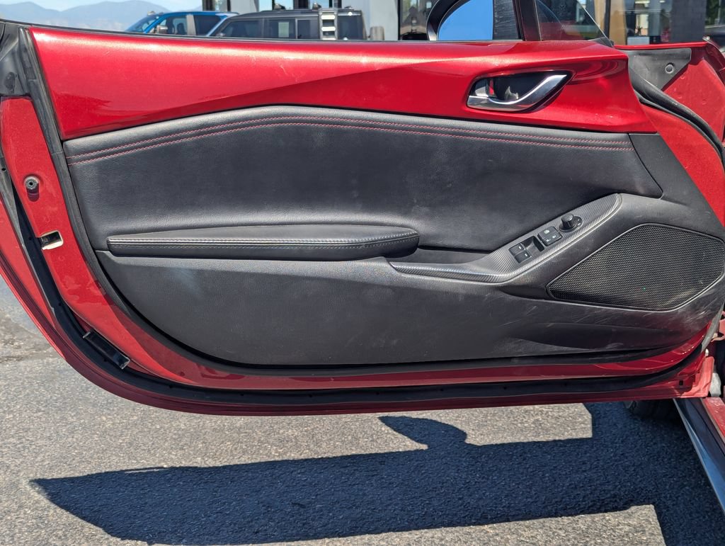 Used 2017 MAZDA MX-5 Miata RF Club w/ Appearance Package RWD image 27