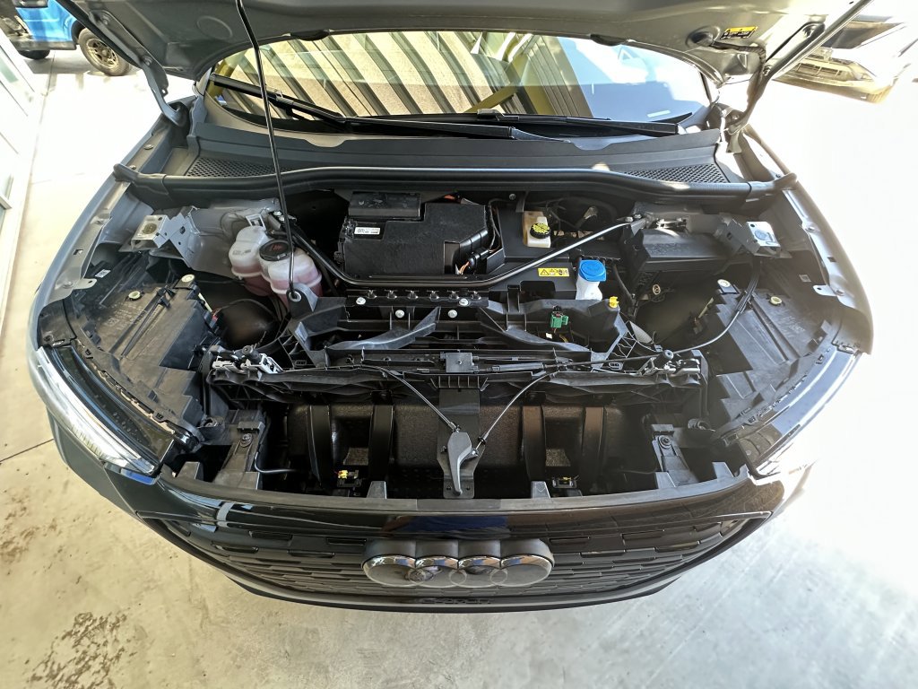 Used 2024 Audi Q4 e-tron Premium w/ Convenience Package image 44