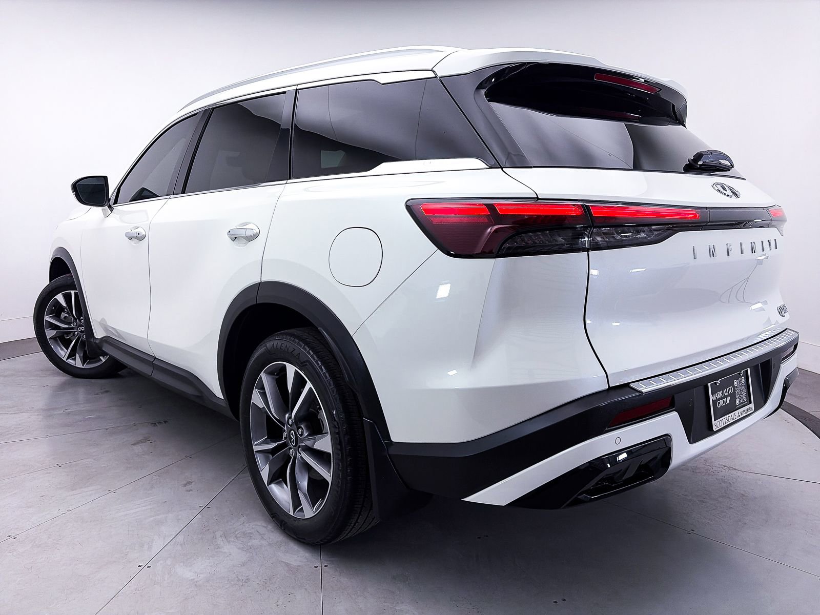 Used 2023 INFINITI QX60 Luxe w/ Cargo Package image 2