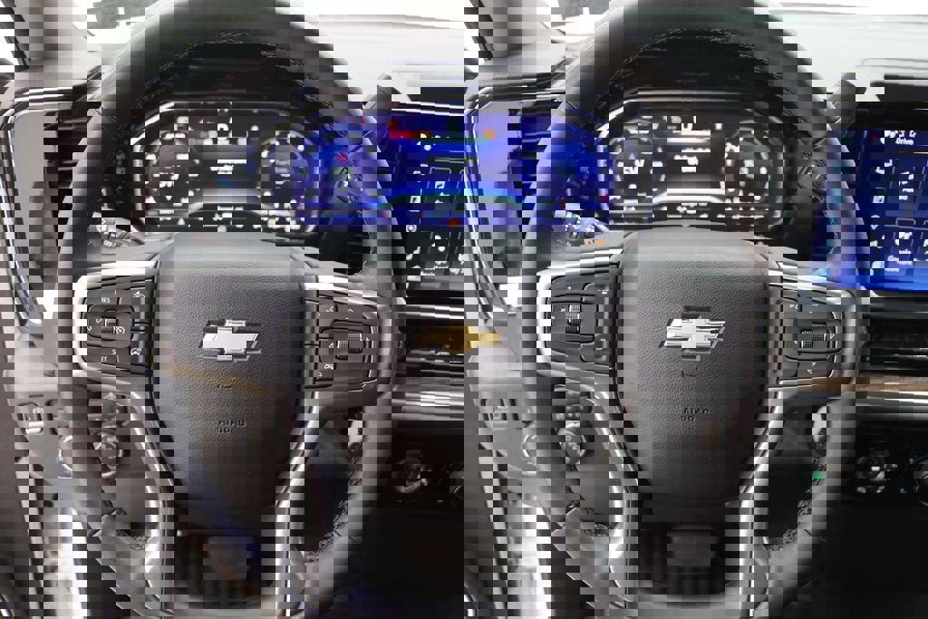 Used 2024 Chevrolet Silverado 1500 LT AWD/4WD image 18