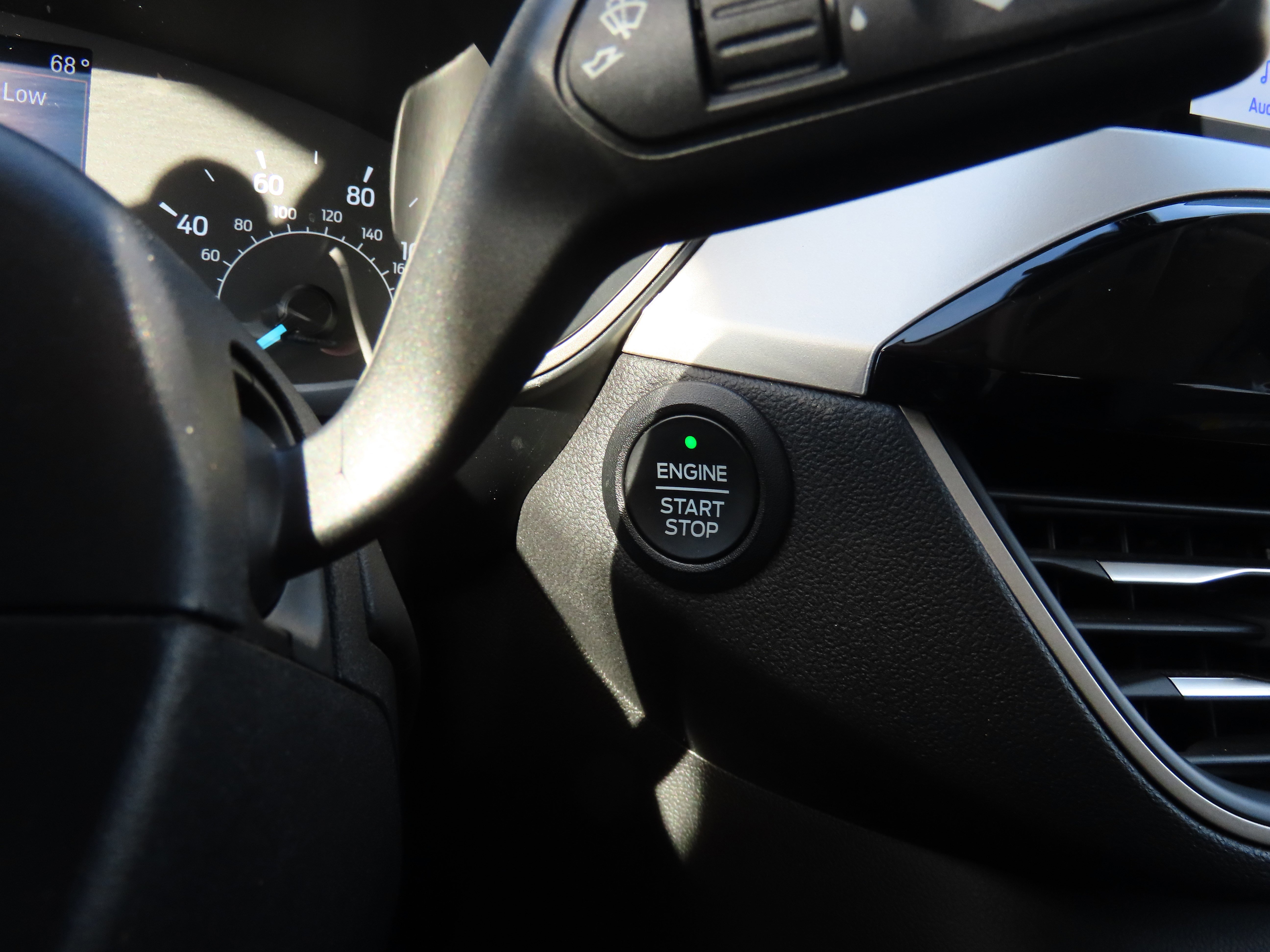 Used 2022 Ford Escape SE w/ Convenience Package image 26