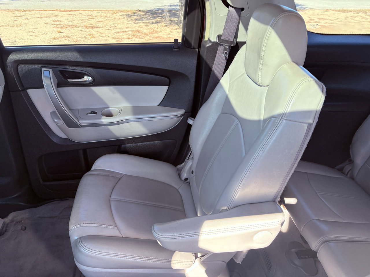 Used 2008 GMC Acadia SLT w/ Luxury Package image 29