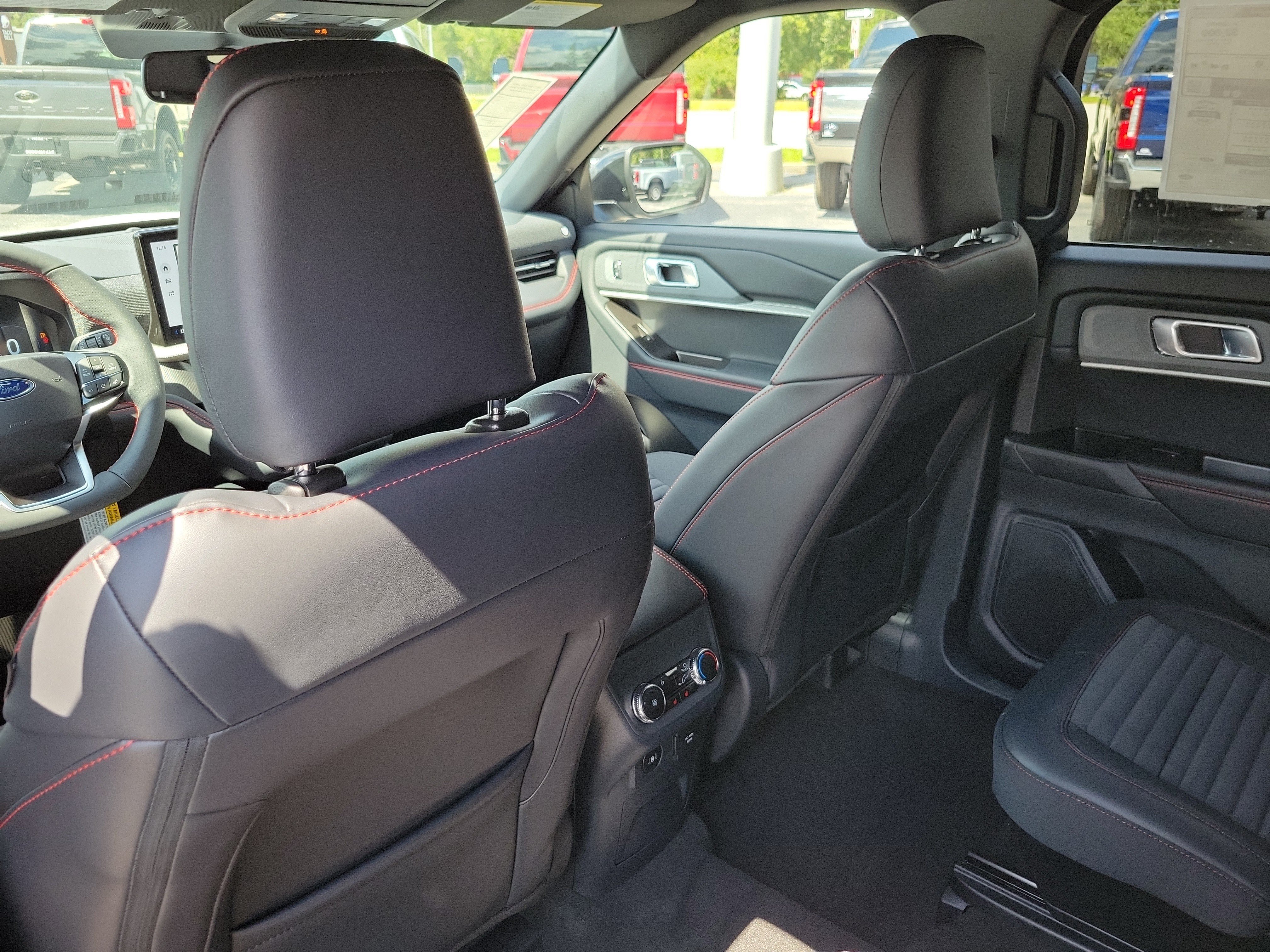 New 2027 Ford Explorer ST-Line w/ Premium Package RWD image 21