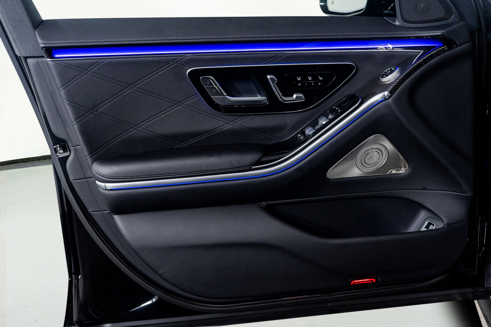 Used 2025 Mercedes-Benz S 63 AMG S w/ AMG Night Package image 57