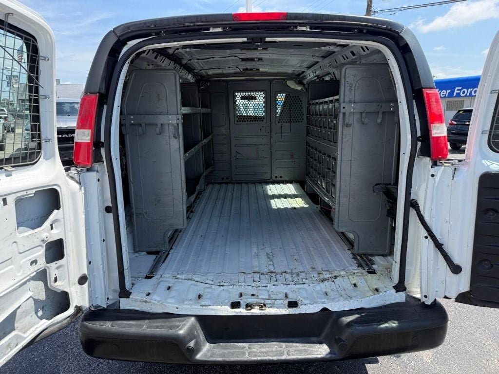 Used 2017 GMC Savana 2500 RWD image 7
