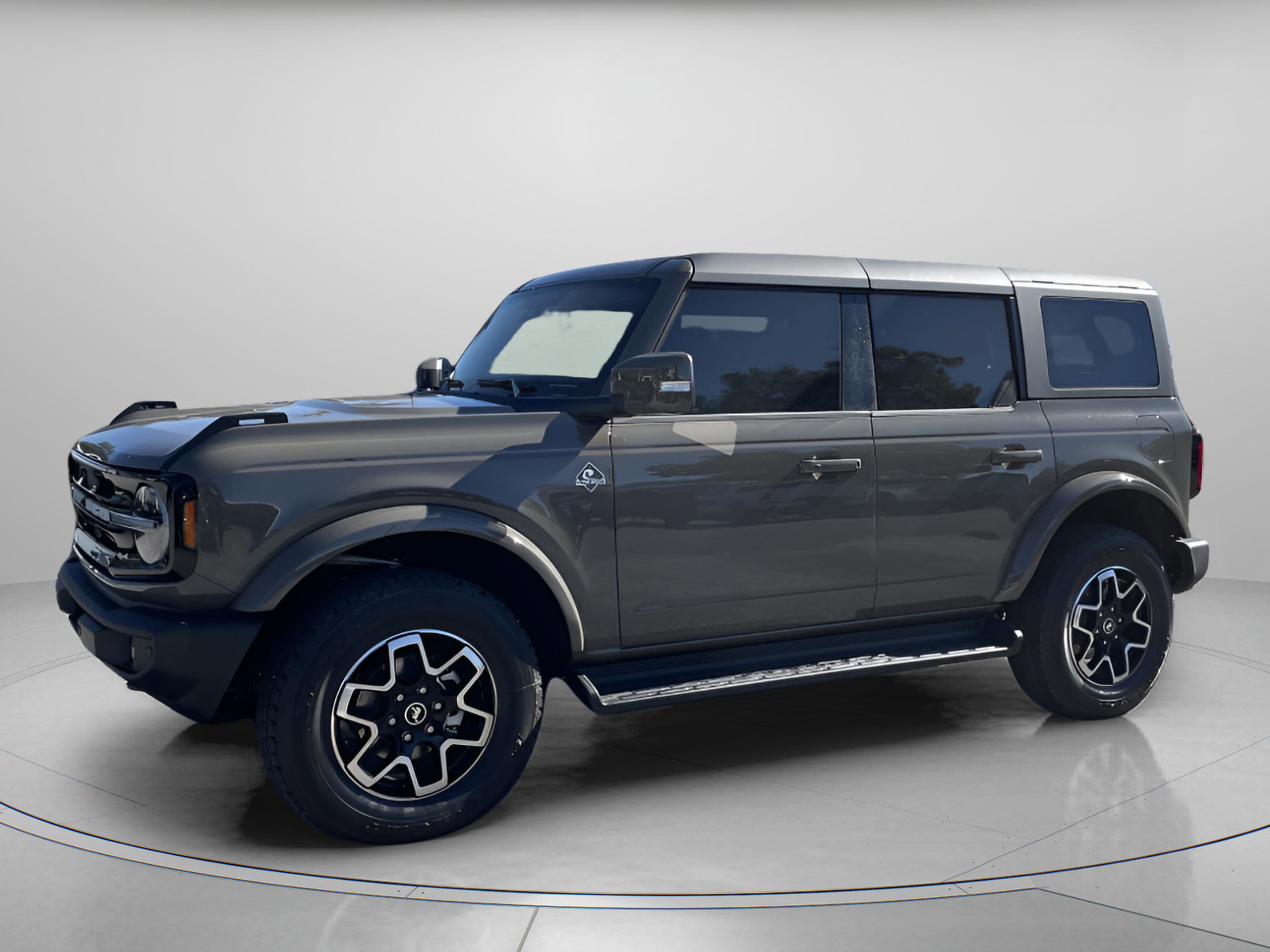 New 2025 Ford Bronco Outer Banks image 2
