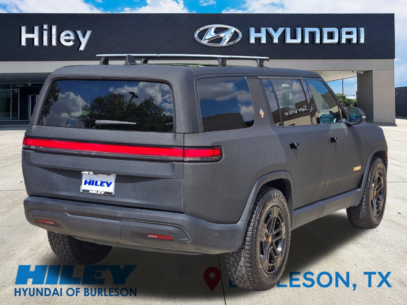 Used 2023 Rivian R1S Adventure Quad AWD/4WD image 4