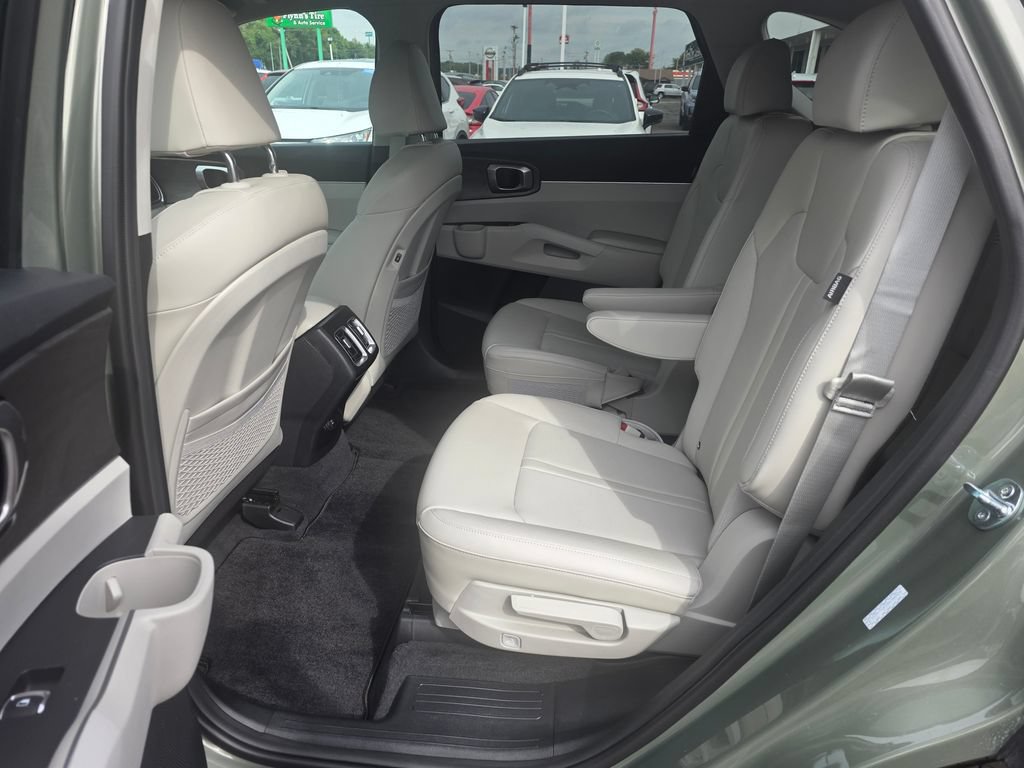 Used 2025 Kia Sorento X-Line EX AWD/4WD image 11