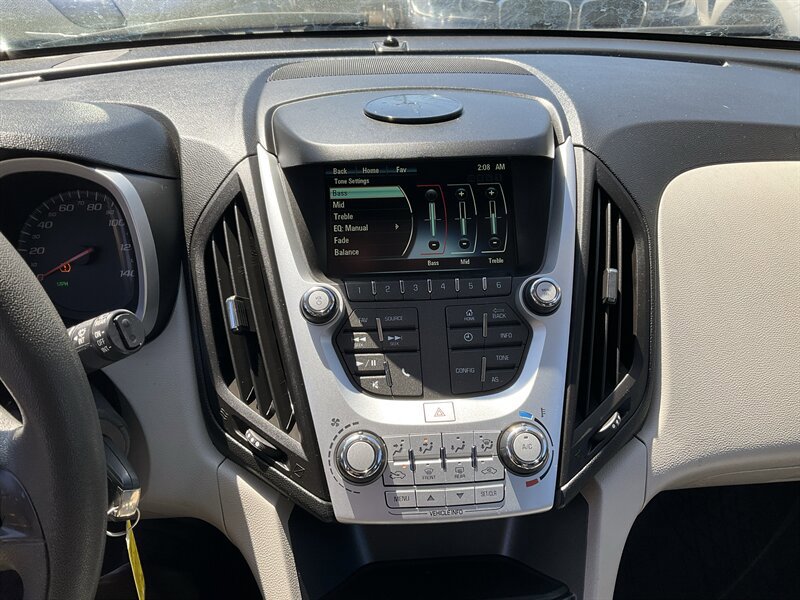 Used 2017 Chevrolet Equinox LS FWD image 33