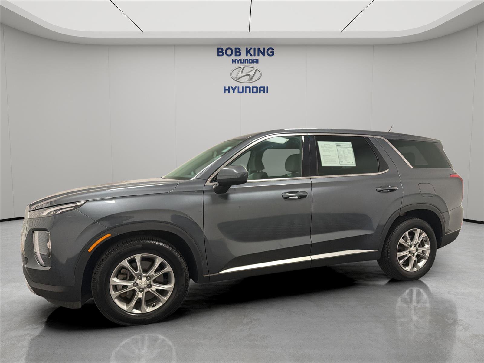 Used 2021 Hyundai Palisade SE FWD image 2