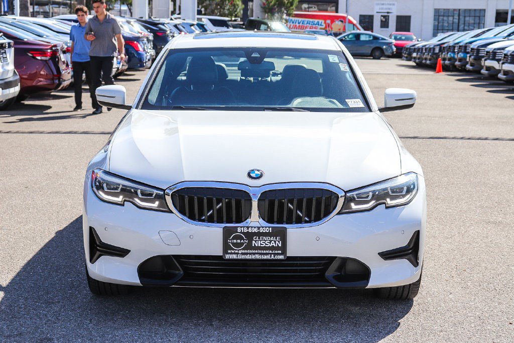 Used 2022 BMW 330i Sedan w/ Driving Assistance Package RWD image 2