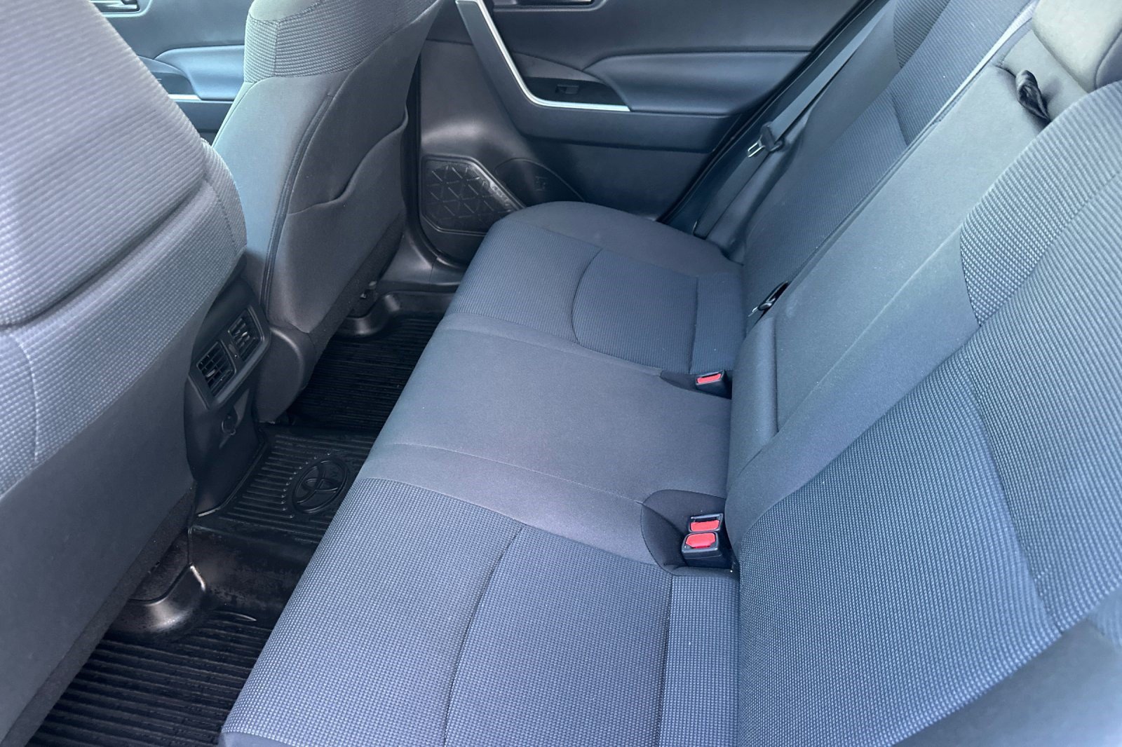 Used 2025 Toyota RAV4 LE FWD image 26