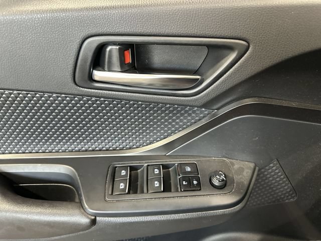Used 2018 Toyota C-HR XLE FWD image 19