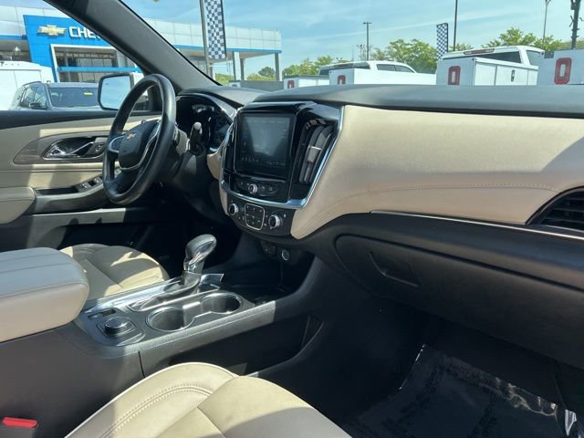 Used 2023 Chevrolet Traverse Premier image 34