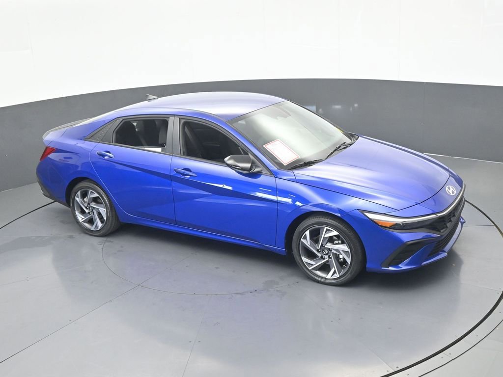 Used 2025 Hyundai Elantra Sport image 45