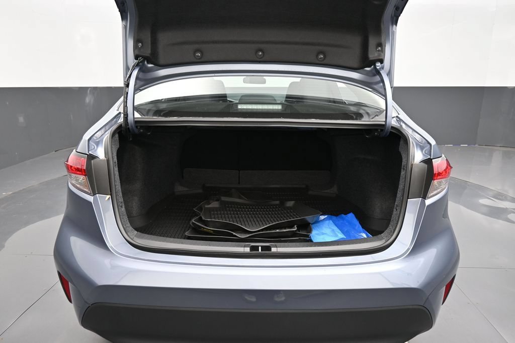 Used 2026 Toyota Corolla LE w/ LE Premium Package FWD image 25