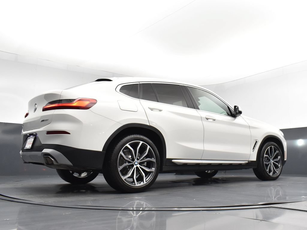 Used 2022 BMW X4 xDrive30i AWD/4WD image 26