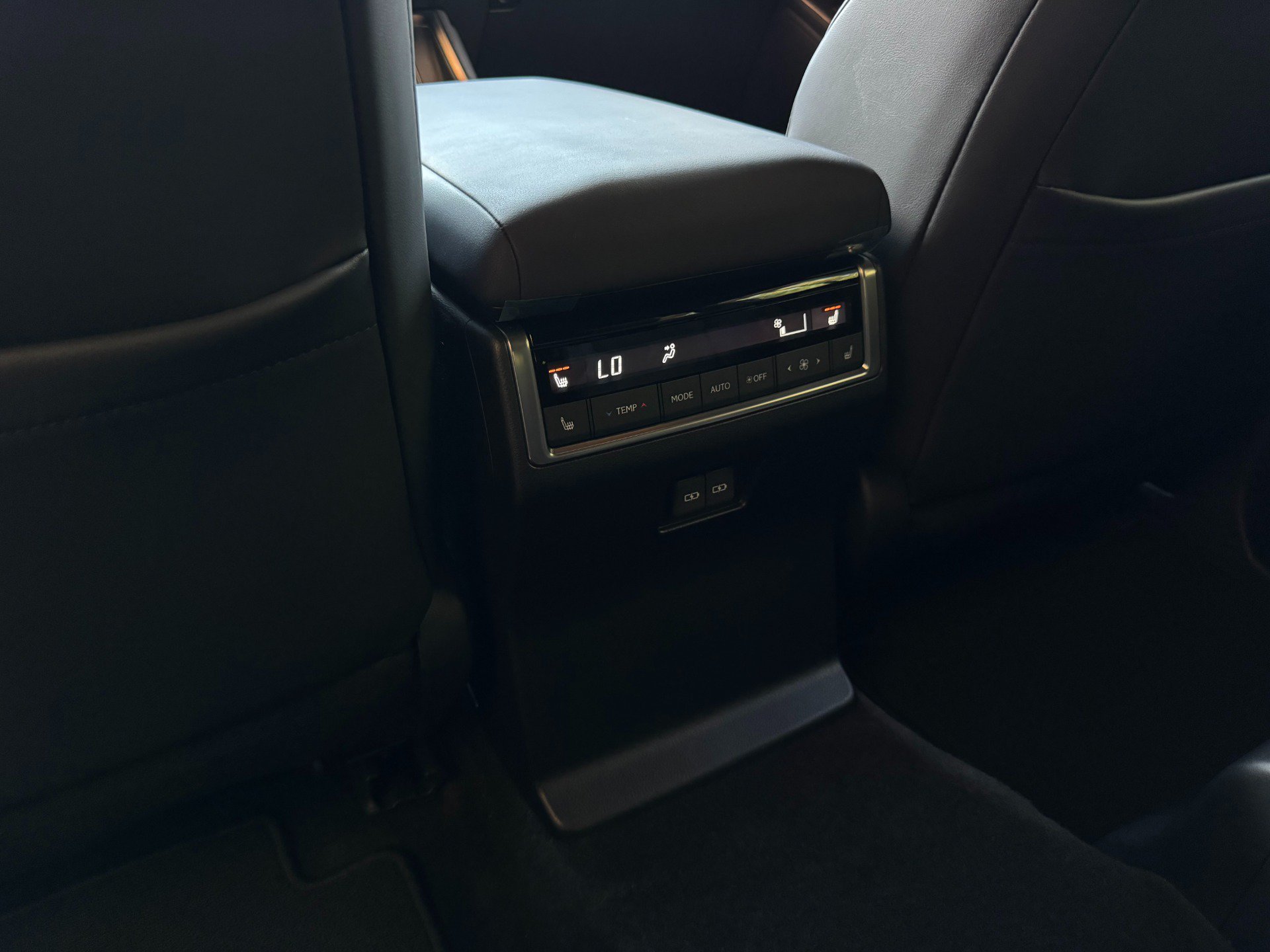 Used 2025 Lexus GX 550 w/ Cold Area Package AWD/4WD image 54