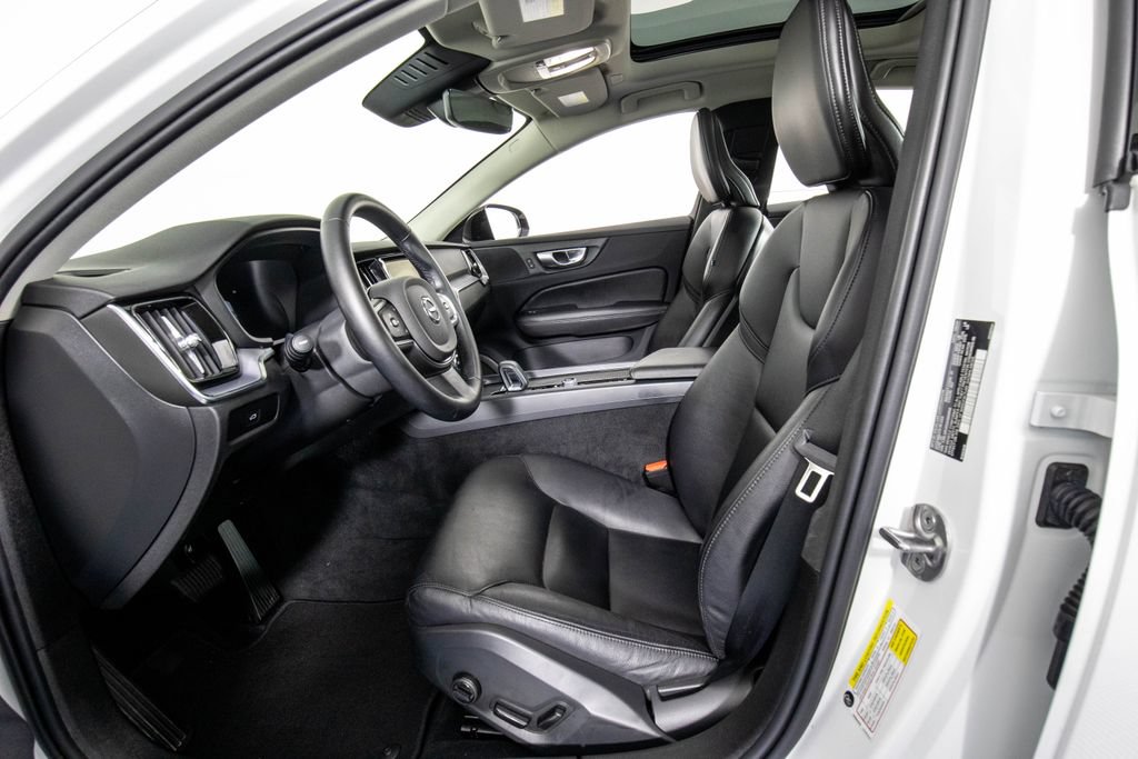 Used 2025 Volvo S60 B5 Core FWD image 8