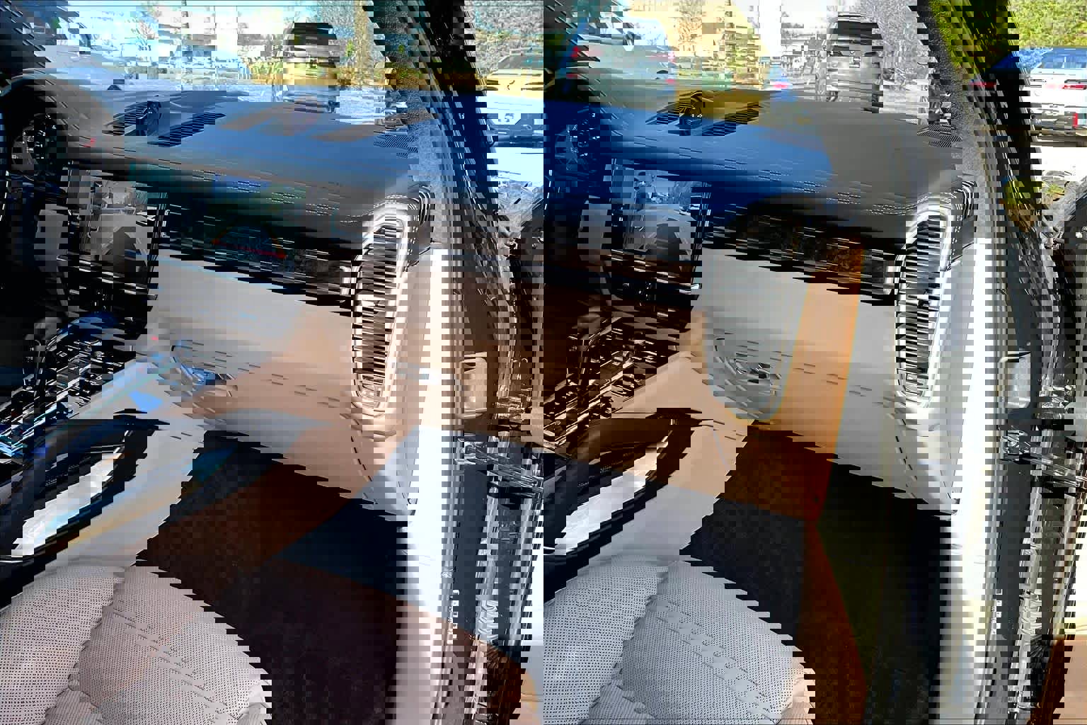 Used 2020 Porsche Cayenne Turbo image 18