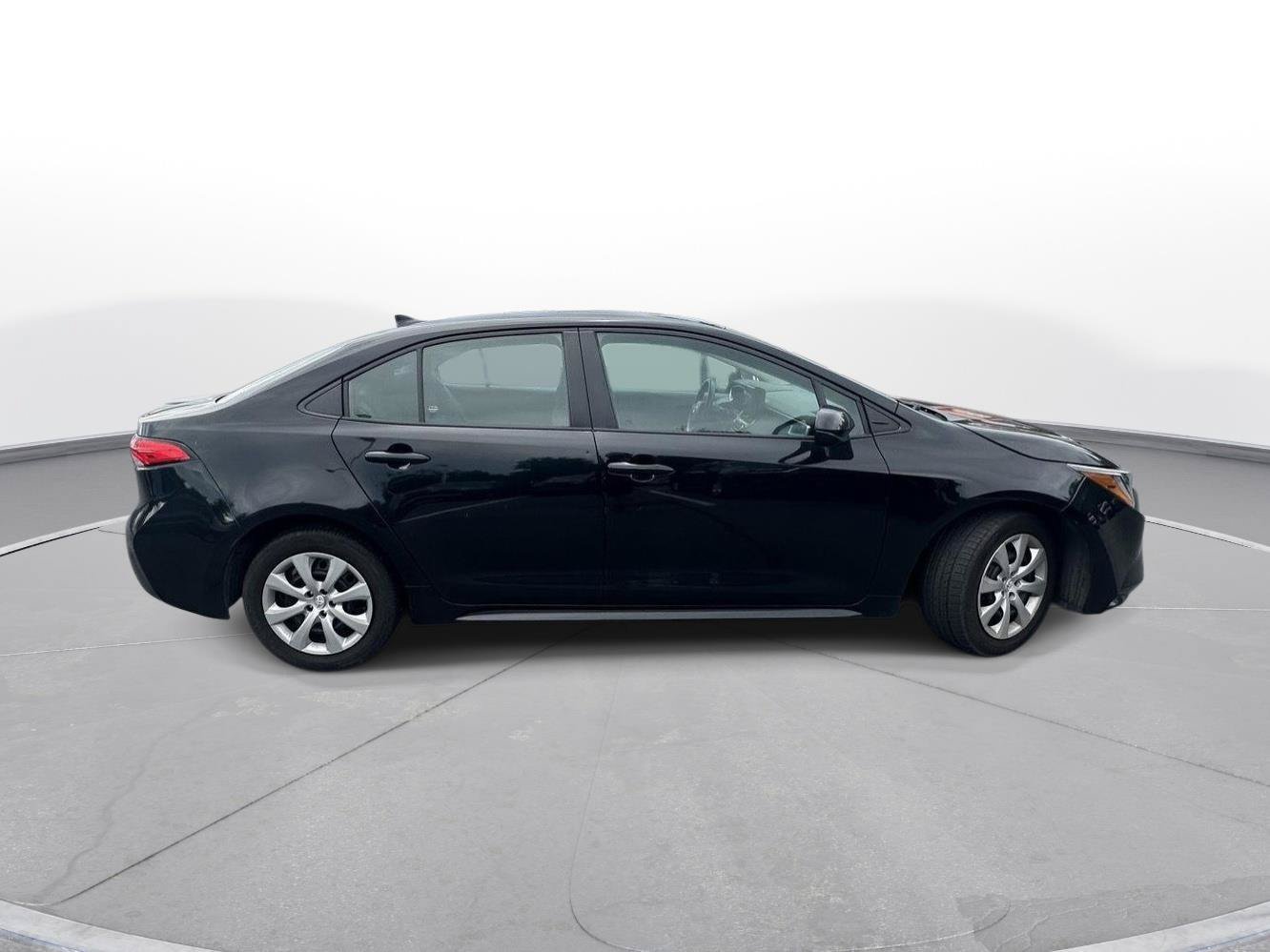 Certified 2024 Toyota Corolla LE FWD image 5